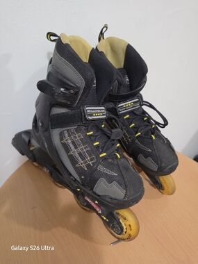 Rollerblade Girl's Maxx 300 Bio Dynamic Size 4-7 In-Line Skates 70MM Wheels
